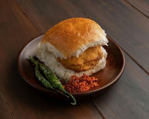 Vada Pav at Cali Saga in Culver City