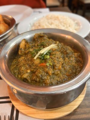Espinacas con patatas  at Himalayako Jardín Autentic curry and tandoori Restaurante  in Bilbao