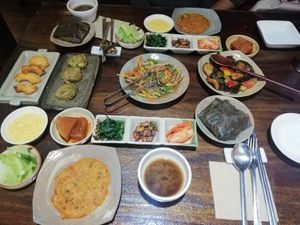Great dishes (some of the plates are not on the pictures) at Maji - 마지 in Seoul
