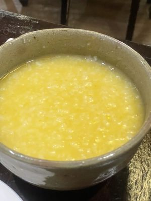 Pumpkin  soup. No seasoning. If you want sugar or salt, then you will need to ask them  at Maji - 마지 in Seoul