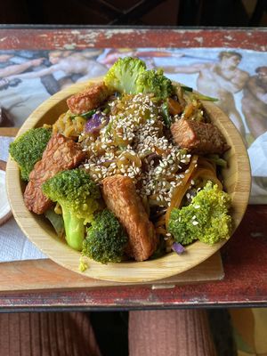 Super delicious wok Bowl with Tempeh  #Veganuary at Samsara in Antigua