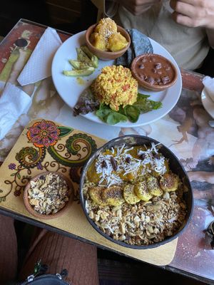 Traditional breakfast plate. We love the plantains 👌🏼  #Veganuary at Samsara in Antigua
