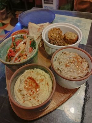 Starter with falafel at Samsara in Antigua