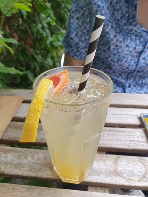 Chia vanilla drink at The Vegan Eagle in Hamburg