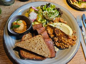 Abendbrot at The Vegan Eagle in Hamburg