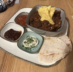 Chilli sin Carne, lecker und glutenfrei bestellt, proteinhaltig und große Portion  at The Vegan Eagle in Hamburg