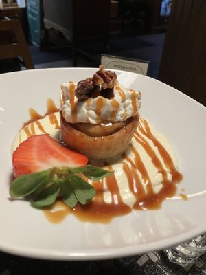 Pecan cinnamon roll dessert  at The Vegan Eagle in Hamburg