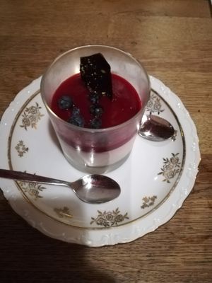 Dessert at The Vegan Eagle in Hamburg