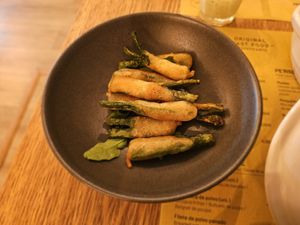 Tempura greenbeans (peixinhos da horta) at OFF - Petiscos tradicionais portugueses in Aveiro