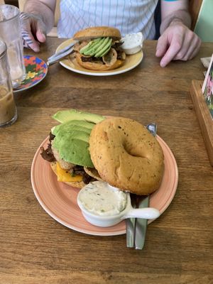 Pulled paddo bagel  at Bagels & Beans - Plaats in The Hague