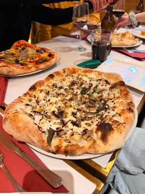 Funky vegano pizza  at bello's in Birchington