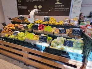 Fresh fruits and vegs at NaturaSi - Sicilia in Rome