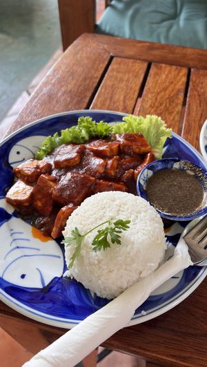 Lok lak  at Epic Arts Cafe in Kampot