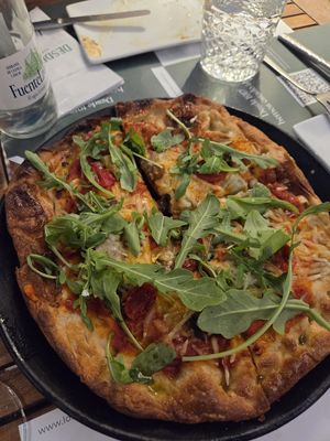 Pizza vegana at UVE - Restaurante Vegano - Vegetariano en Granada in Granada