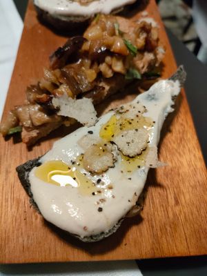 Bruschette at La Colubrina in Milan