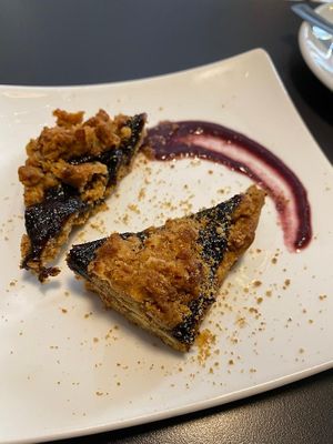 Crumble ai frutti rossi at La Colubrina in Milan