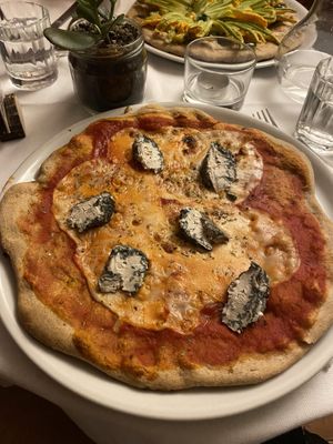 Blue cheese pizza   at La Colubrina in Milan