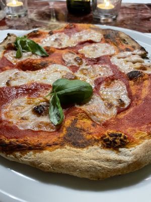 Pizza Regina  at La Colubrina in Milan