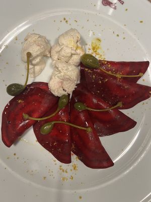 Involtini di rapa rossa con capperi  at La Colubrina in Milan