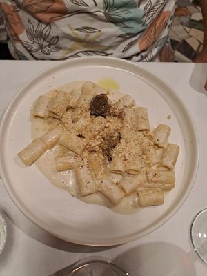 Mezze maniche cacio, pepe e scaglie di tartufo estivo at La Colubrina in Milan