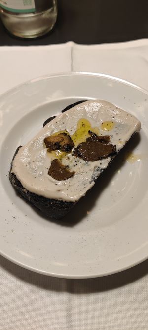 Bruschetta Colubrina - looks good tastes better at La Colubrina in Milan