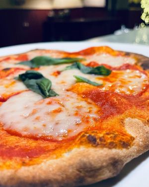 Wholegrain pizza with lentils mozzarella at La Colubrina in Milan