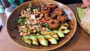 Falafel with chickpeas, Avocados und salad.  at Green 73 in Bruges