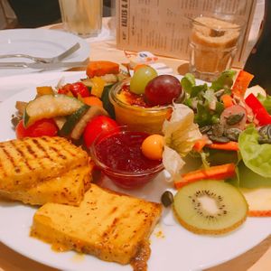 vegan breakfast at Caffe Latte in Hamburg