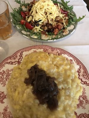 Vegane Kässpätzle und die „Parmesan“-Spätzle mit rotem Pesto! at Zum Spätzle in Hamburg