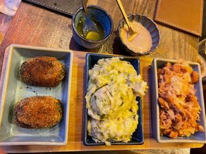 Vegan boomstammetjes met preistoemp en kool & speckjes (Gewoon.Anders) at Den Johnny in Ghent