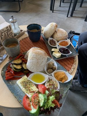 Mediterranes & Süßes Frühstück   at Café im Dorf in Gummersbach