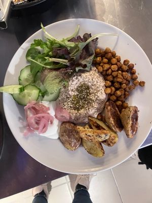 Vegan assiette levantine  at Little Big cafe Rouen in Rouen