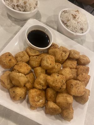 Salt and pepper tofu   at Liza Veggies 麗姐廚房 - Wan Chai in Hong Kong Island