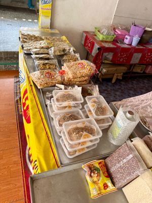 Dessers and snacks at Hundred years Vegetarian Foods in Ubon Ratchathani