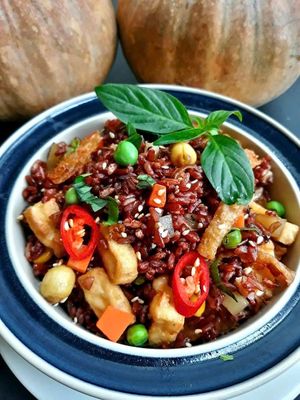 Cơm Lứt Rau Củ / Brown Rice With Vegetables 

Brown rice, tofu, mushroom, corn, lotus seed, bean, carrot, tomato at Ẩm thực chay Nhà Mình -  Our Home Vegetarian Cuisine in Hanoi