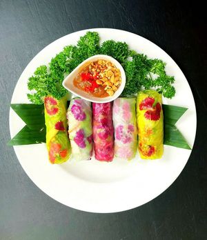Gỏi Cuốn / Fesh Spring Rolls
Rice noodle, rice paper, mushrooms, tofu, carrot, asstorted herbs, cucumber, peanut sauce or sweet & sour sauce at Ẩm thực chay Nhà Mình -  Our Home Vegetarian Cuisine in Hanoi