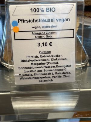 Description of Pfirsichstreusel  at Heller's Vegetarisches Restaurant & Cafe in Mannheim