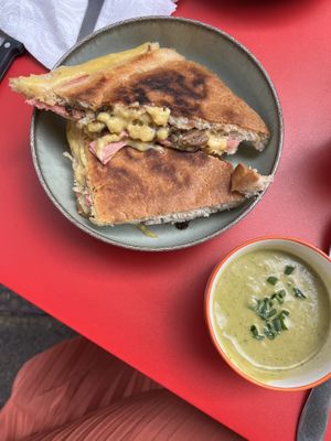 Croque + zucchini/mint soup  at Le Monde à l'endroit |  The World the Right Way Up in Saint-malo