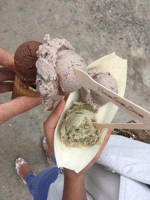 Chocolate, chocolate banana crunch and pistacchio. at iceDate - Amalienstt in Munich