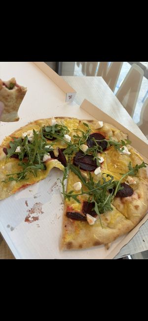 vegan pizza - beetroot and arugula  at pizza KARAMBA in Olomouc