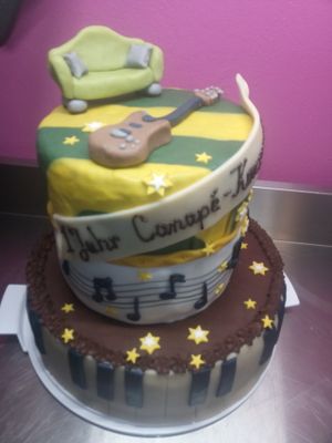 Special Order for a special occasion at Crazy CupCake Cafe in Luzern