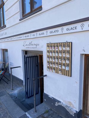 Exterior   at Nyhavn 40 Kastbergs Is in Koebenhavn