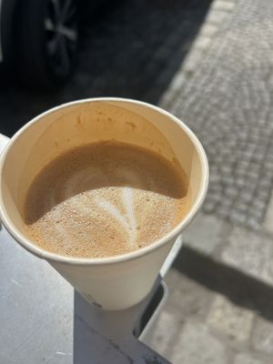 Flat White plant milk 5,70€  at drip coffee culture in Oberoesterreich