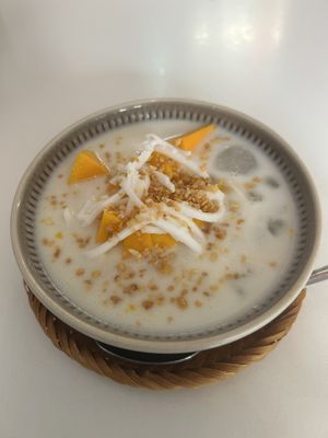 Mango Dessert 6,90€  at Tiệm của Mị in Linz