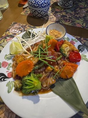 Pad Thai (made vegan with Heura chicken, no eggs) at Thai Mongkut | Ruzafa in Comunidad Valenciana
