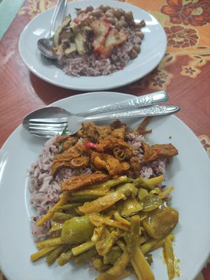 Rice and mixed options at 90THB total for both at Ching Sin in Hat Yai