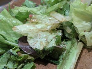 Lettuce wasn't fresh at Bi Nevi Deli in Istanbul