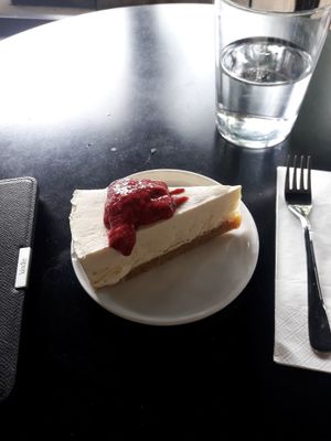 Raw lemon cheesecake at Bi Nevi Deli in Istanbul