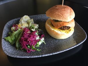 vegan burger at Bi Nevi Deli in Istanbul