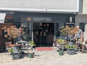 Sitzplätze draußen at Chili & Chai in Ravensburg